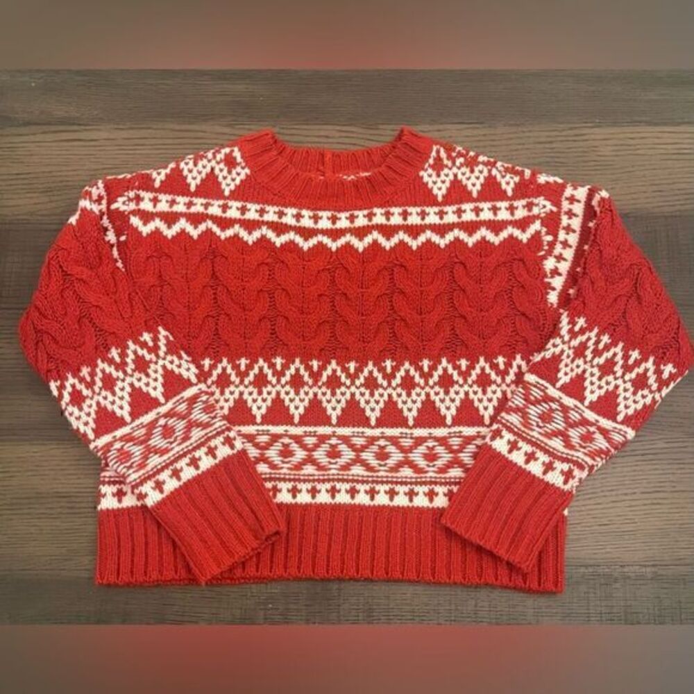 American Eagle Red and Cream Winter Holiday Sweater